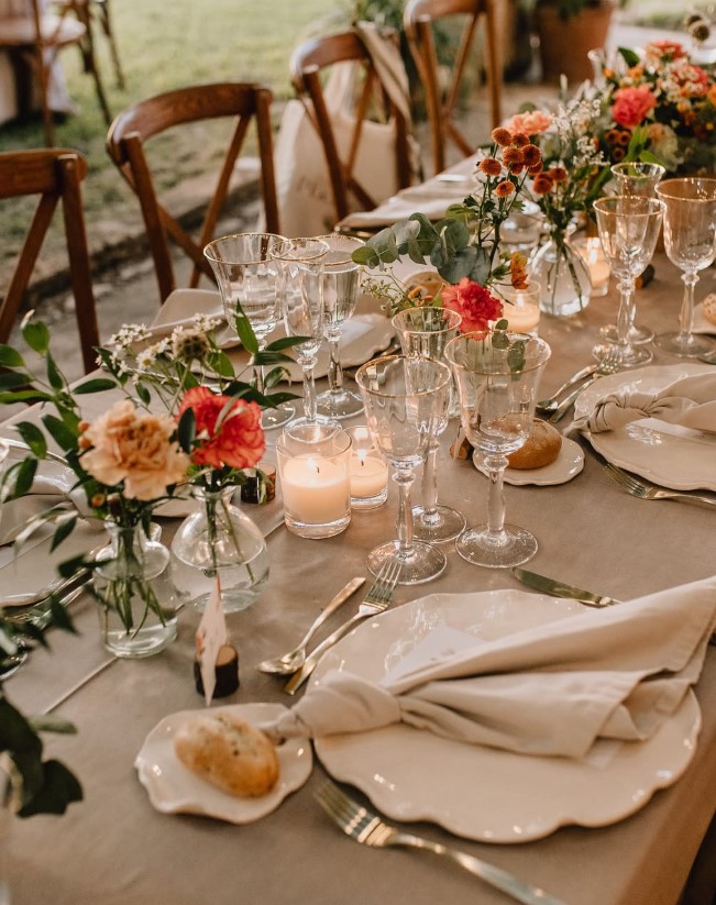 Mesa preparada durante la coordinación de una boda en Mallorca