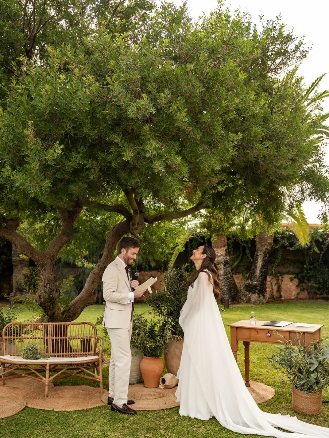 Ceremonia de boda íntima al aire libre en Mallorca